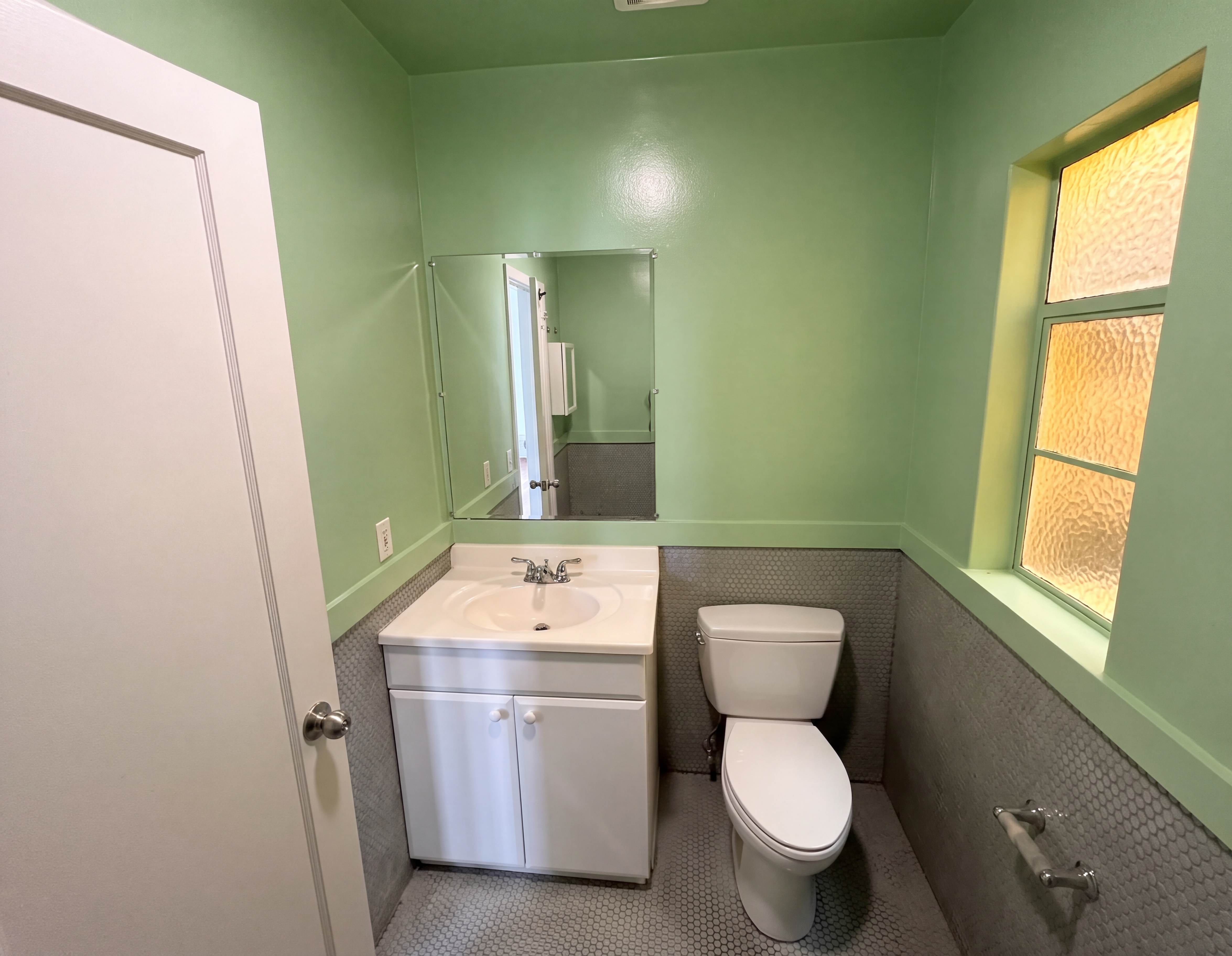 Studio unit bathroom